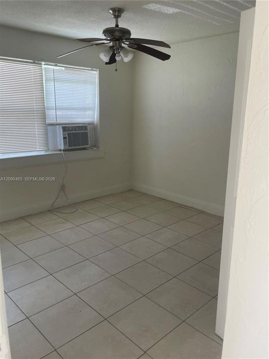 For Rent: $1,750 (2 beds, 1 baths, 1537 Square Feet)