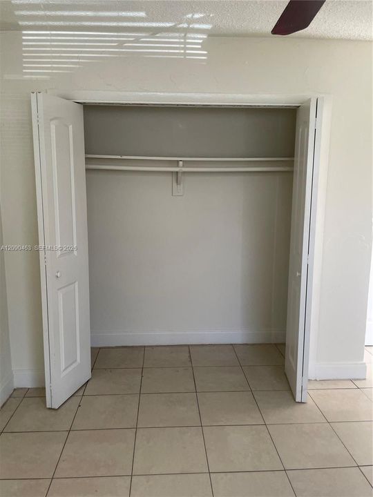 For Rent: $1,750 (2 beds, 1 baths, 1537 Square Feet)