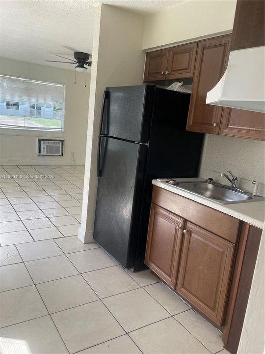 For Rent: $1,750 (2 beds, 1 baths, 1537 Square Feet)