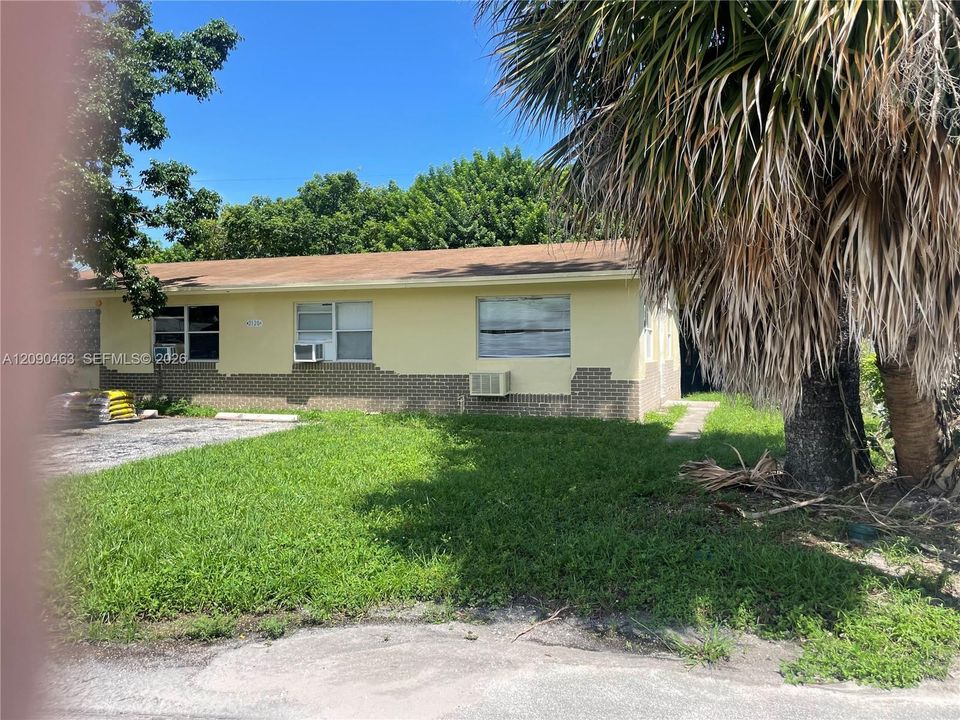 For Rent: $1,750 (2 beds, 1 baths, 1537 Square Feet)