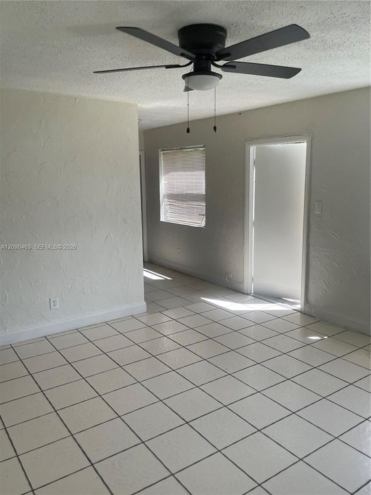 For Rent: $1,750 (2 beds, 1 baths, 1537 Square Feet)