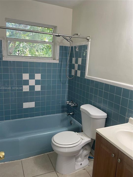 For Rent: $1,750 (2 beds, 1 baths, 1537 Square Feet)
