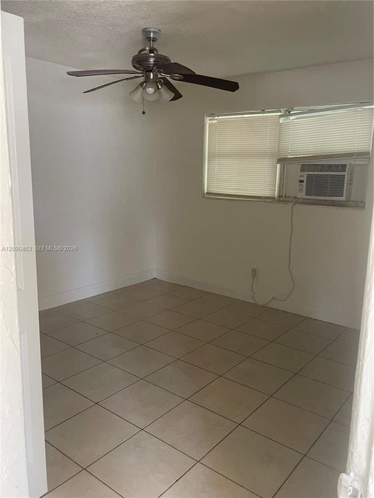 For Rent: $1,750 (2 beds, 1 baths, 1537 Square Feet)