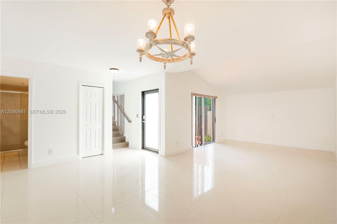 For Rent: $3,000 (3 beds, 2 baths, 1378 Square Feet)