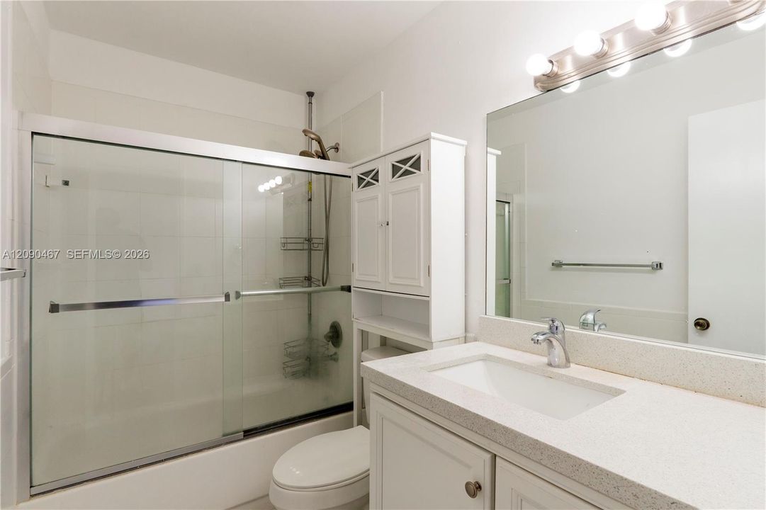 For Rent: $3,000 (3 beds, 2 baths, 1378 Square Feet)