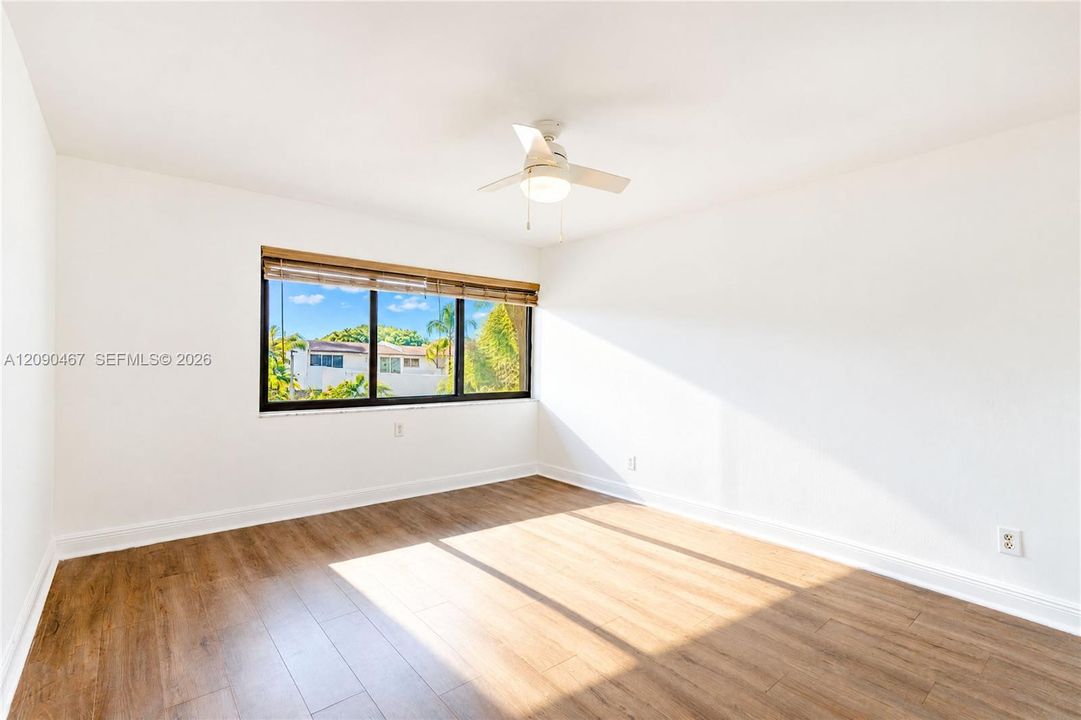 For Rent: $3,000 (3 beds, 2 baths, 1378 Square Feet)