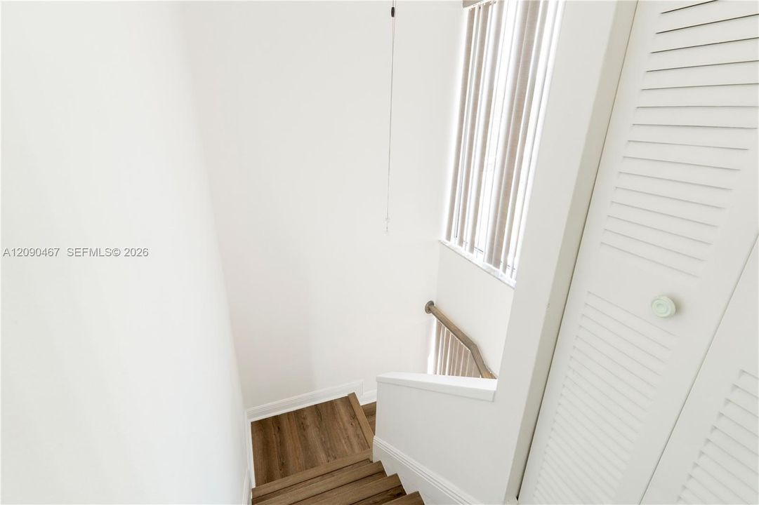 For Rent: $3,000 (3 beds, 2 baths, 1378 Square Feet)