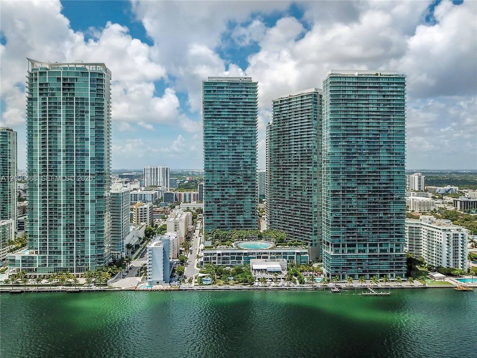 На продажу: $1,550,000 (3 спален, 3 ванн, 1649 Квадратных фут)