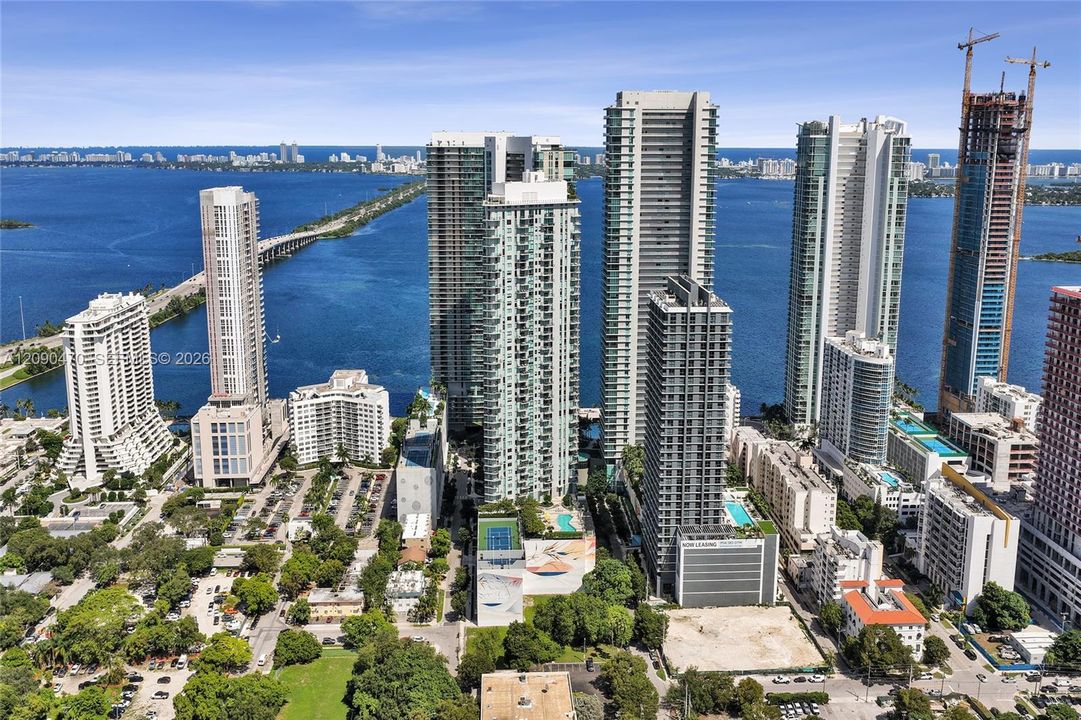 На продажу: $1,395,000 (4 спален, 4 ванн, 2074 Квадратных фут)