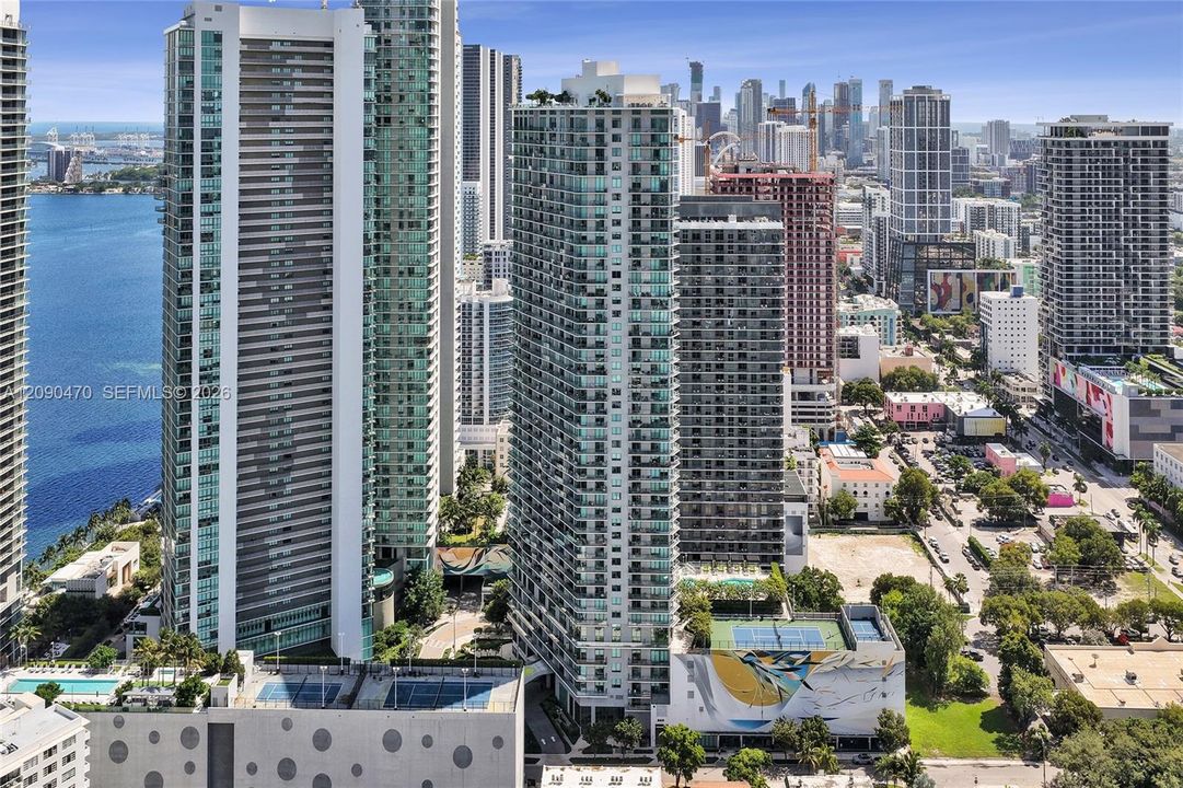 На продажу: $1,395,000 (4 спален, 4 ванн, 2074 Квадратных фут)