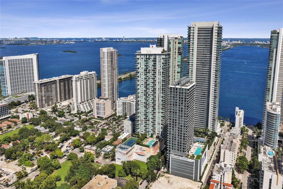 На продажу: $1,395,000 (4 спален, 4 ванн, 2074 Квадратных фут)
