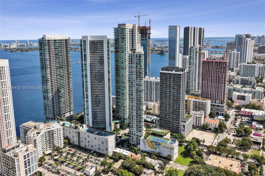 На продажу: $1,395,000 (4 спален, 4 ванн, 2074 Квадратных фут)