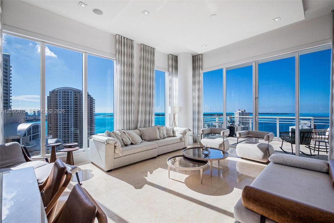 For Sale: $2,695,000 (3 beds, 4 baths, 2631 Square Feet)