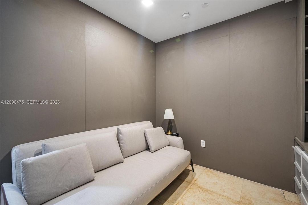 For Sale: $2,695,000 (3 beds, 4 baths, 2631 Square Feet)