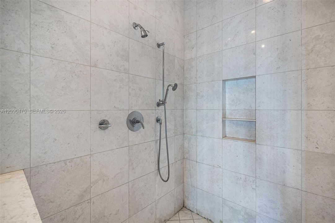 For Sale: $2,695,000 (3 beds, 4 baths, 2631 Square Feet)