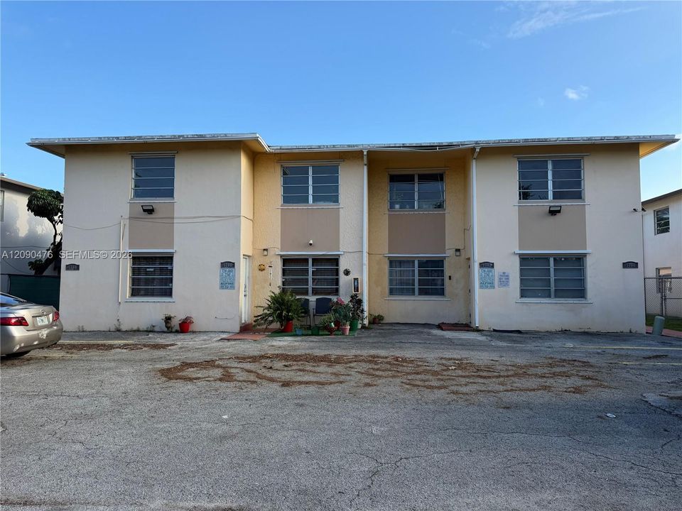 For Rent: $2,600 (10 beds, 8 baths, 4736 Square Feet)