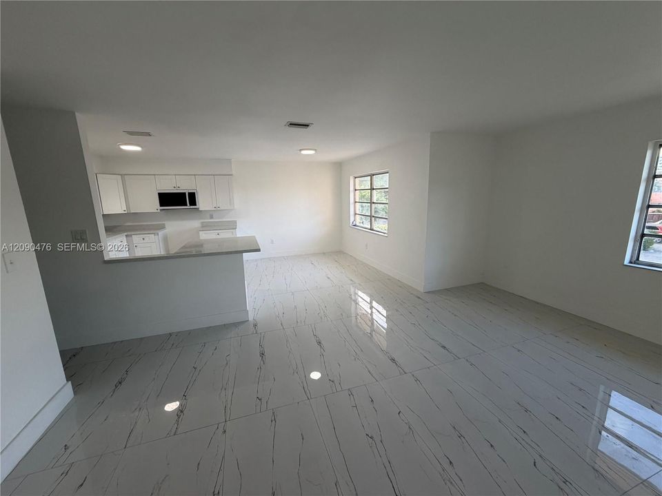 For Rent: $2,600 (10 beds, 8 baths, 4736 Square Feet)
