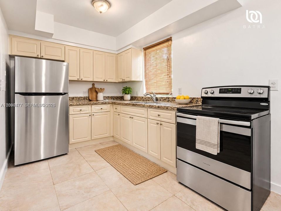 For Rent: $3,000 (3 beds, 1 baths, 1469 Square Feet)