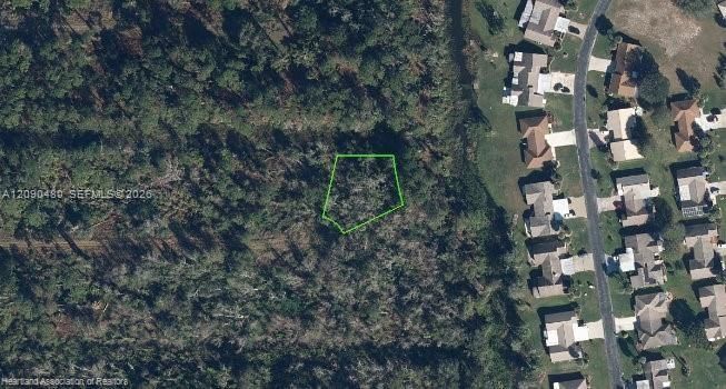 На продажу: $10,900 (0.23 acres)