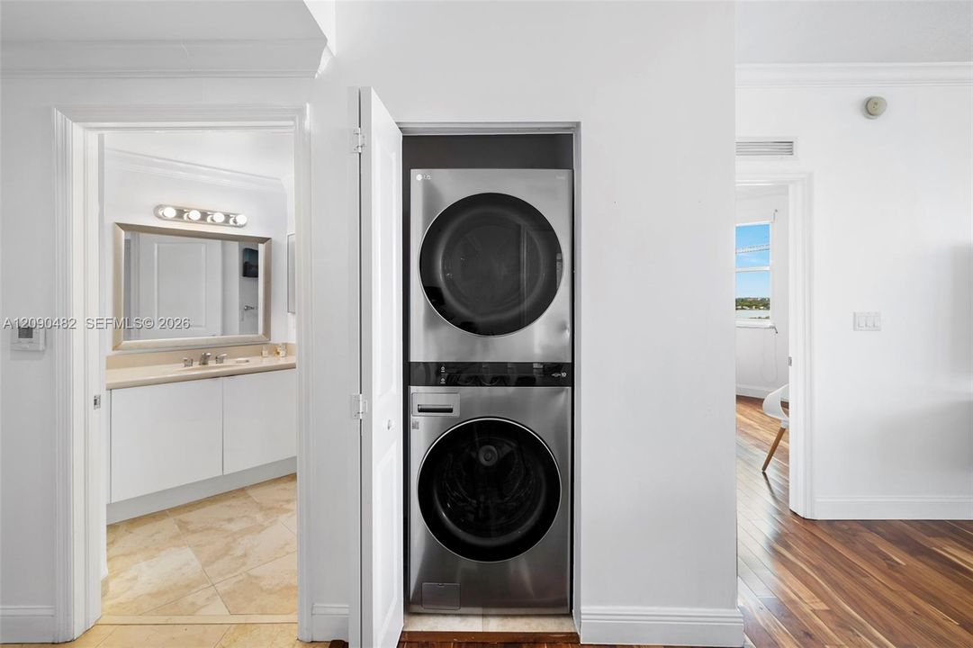 В аренду: $3,600 (2 спален, 2 ванн, 1223 Квадратных фут)