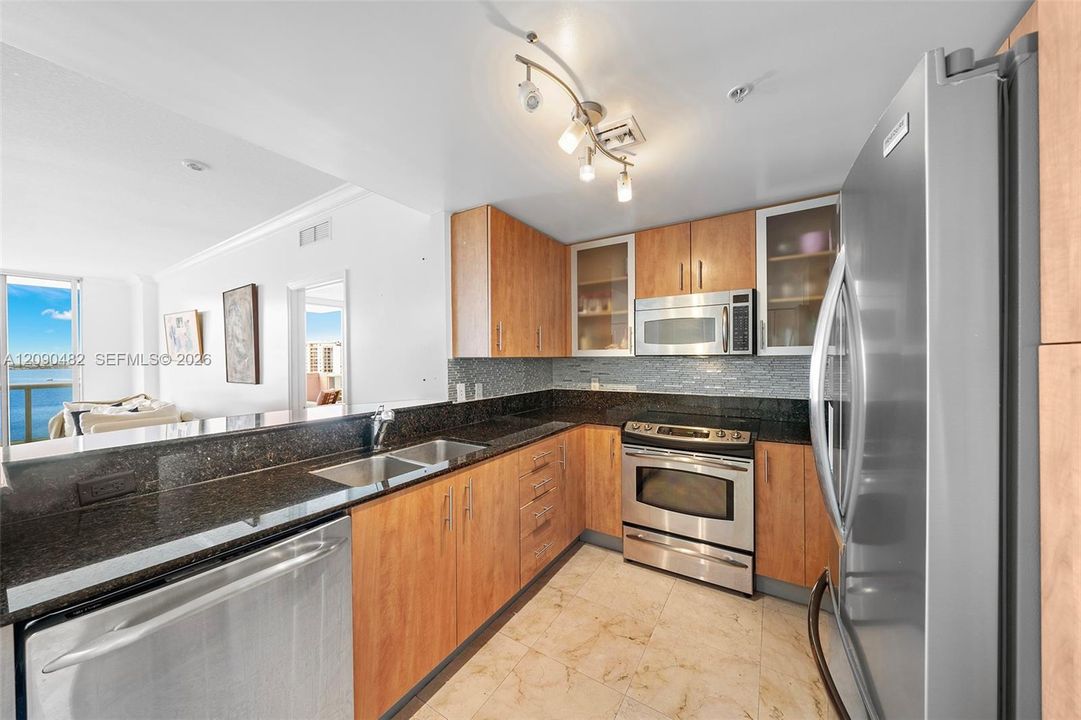 В аренду: $3,600 (2 спален, 2 ванн, 1223 Квадратных фут)
