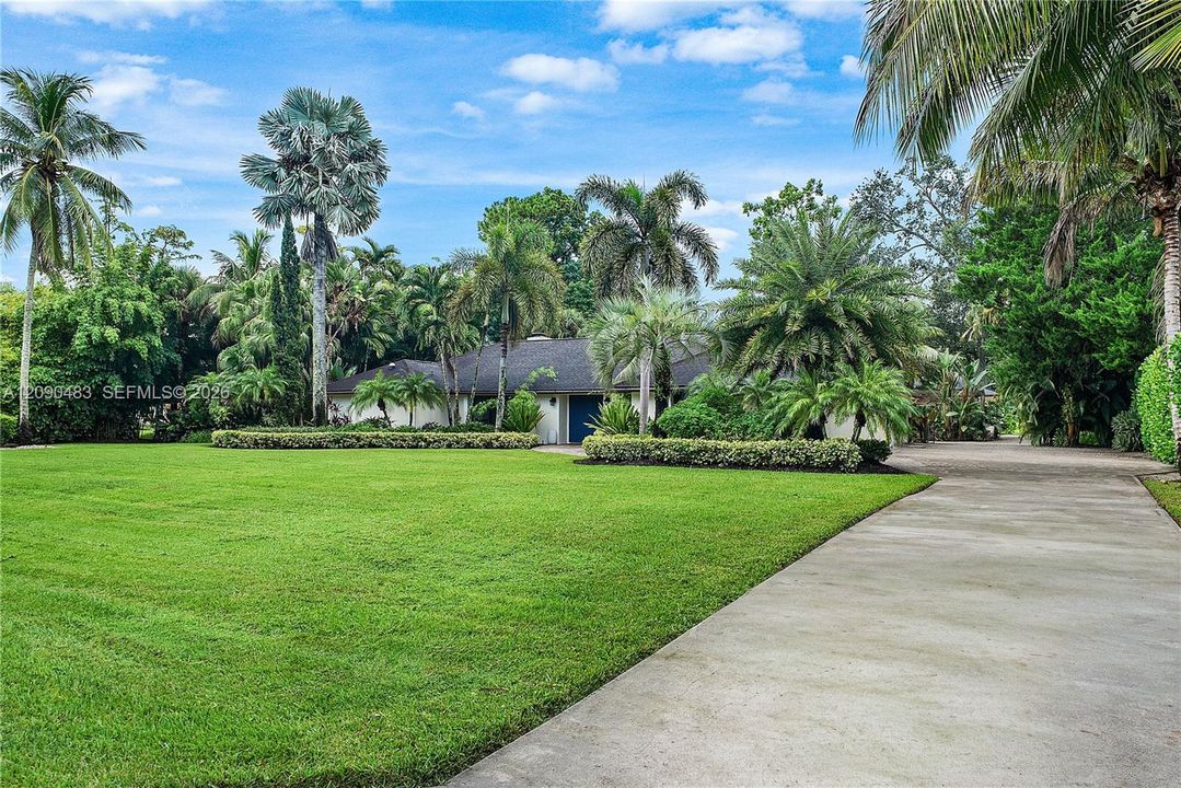 For Rent: $15,000 (4 beds, 3 baths, 3723 Square Feet)