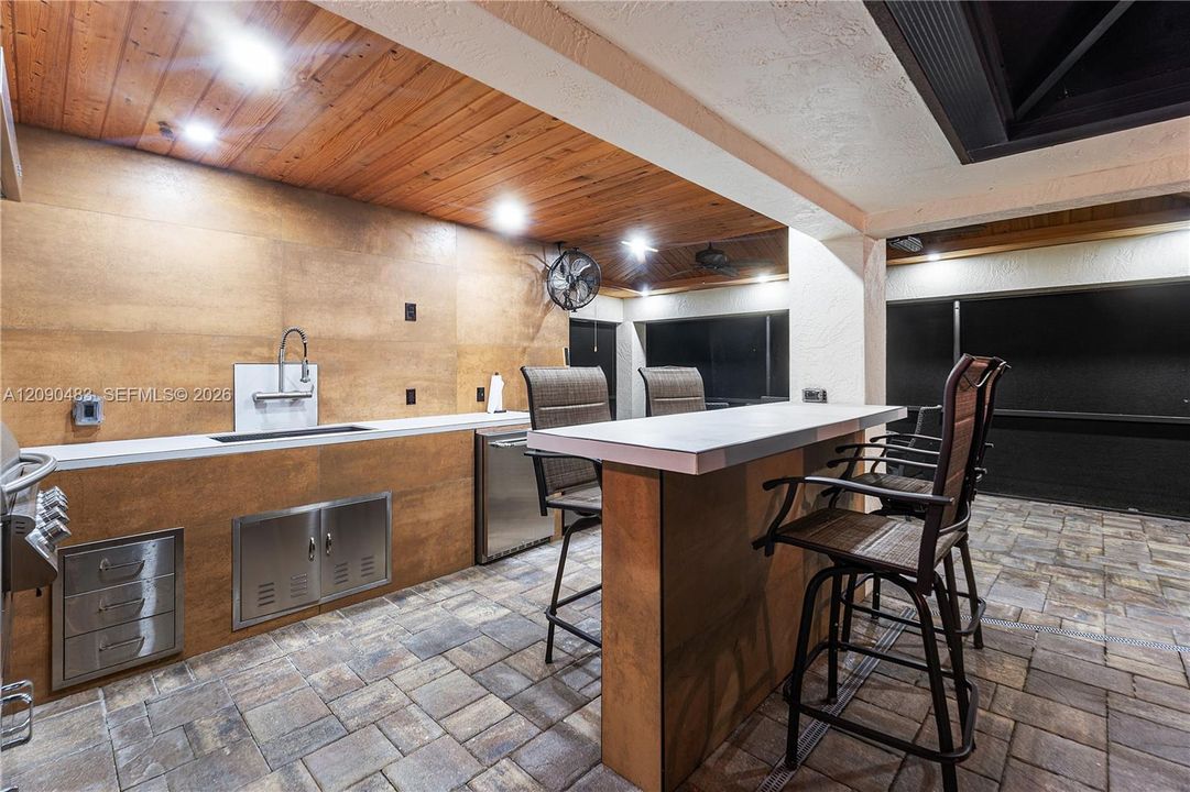 For Rent: $15,000 (4 beds, 3 baths, 3723 Square Feet)