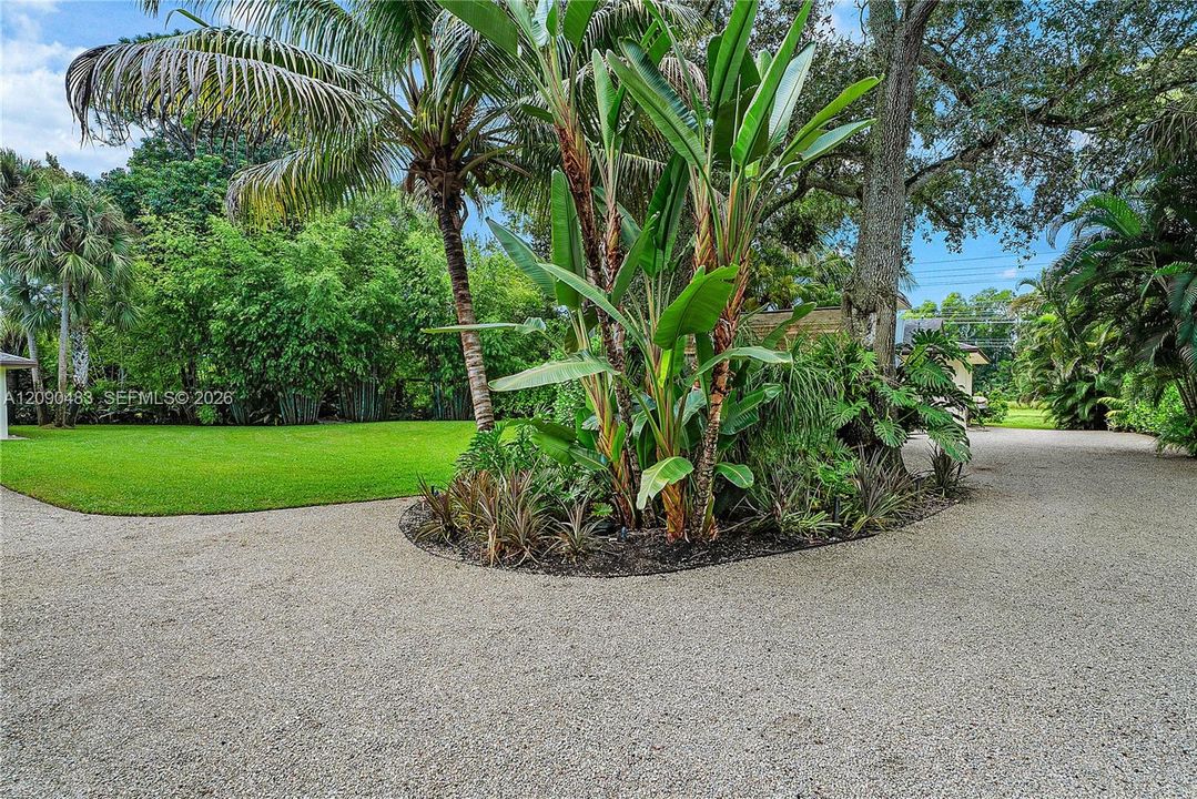 For Rent: $15,000 (4 beds, 3 baths, 3723 Square Feet)
