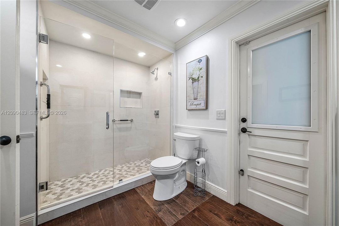 For Rent: $15,000 (4 beds, 3 baths, 3723 Square Feet)