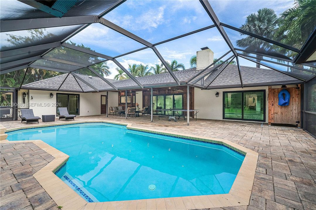 For Rent: $15,000 (4 beds, 3 baths, 3723 Square Feet)