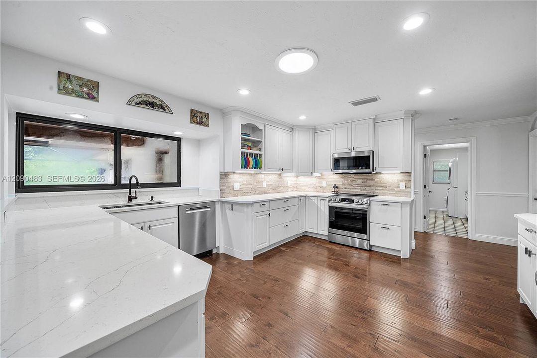 For Rent: $15,000 (4 beds, 3 baths, 3723 Square Feet)
