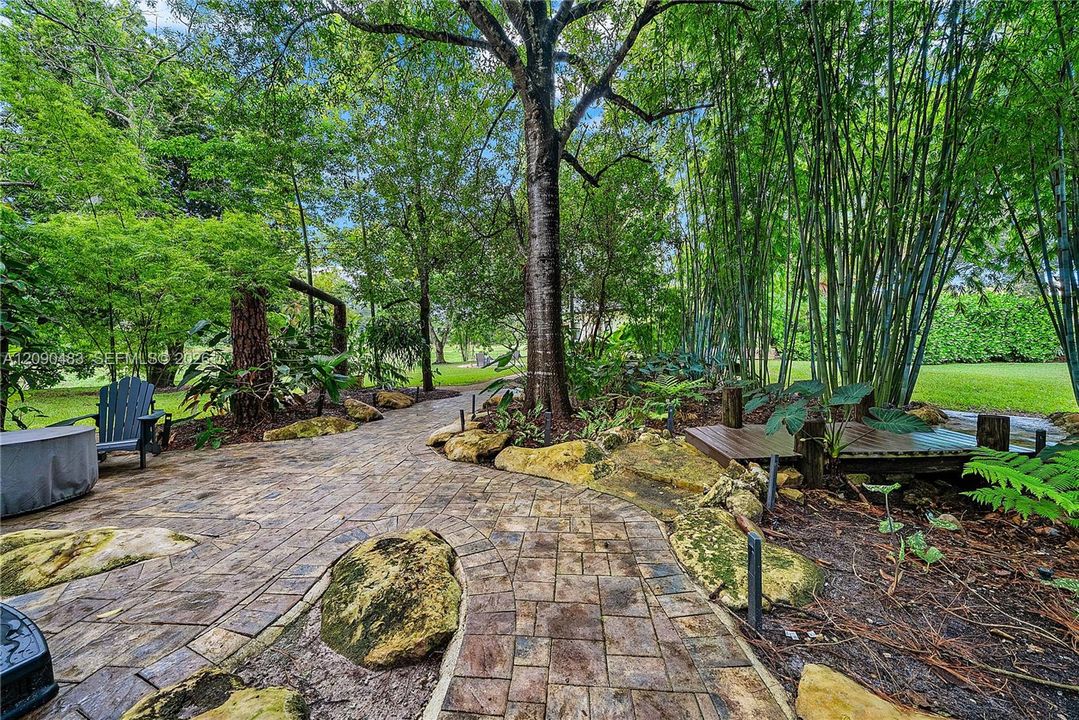 For Rent: $15,000 (4 beds, 3 baths, 3723 Square Feet)