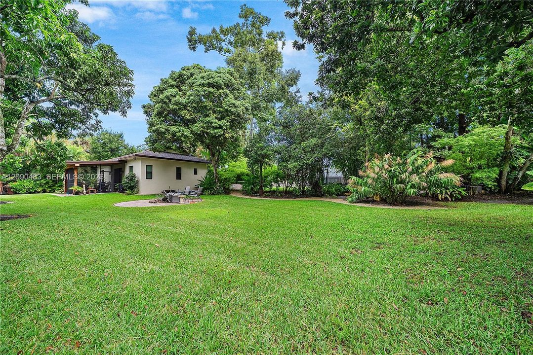For Rent: $15,000 (4 beds, 3 baths, 3723 Square Feet)
