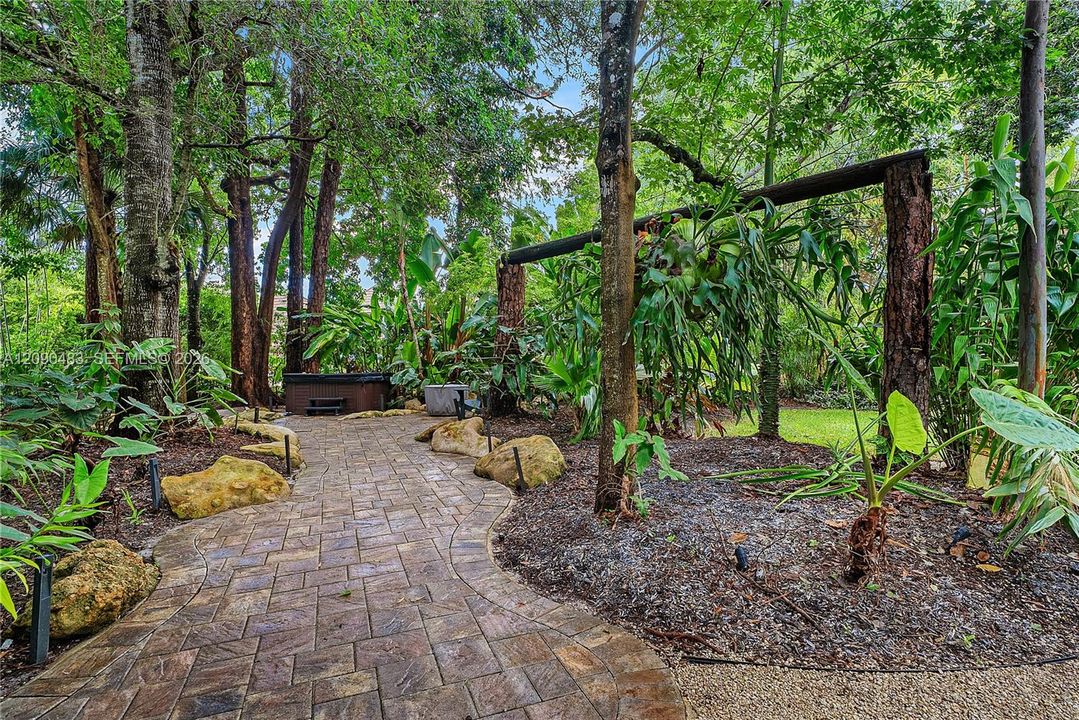 For Rent: $15,000 (4 beds, 3 baths, 3723 Square Feet)