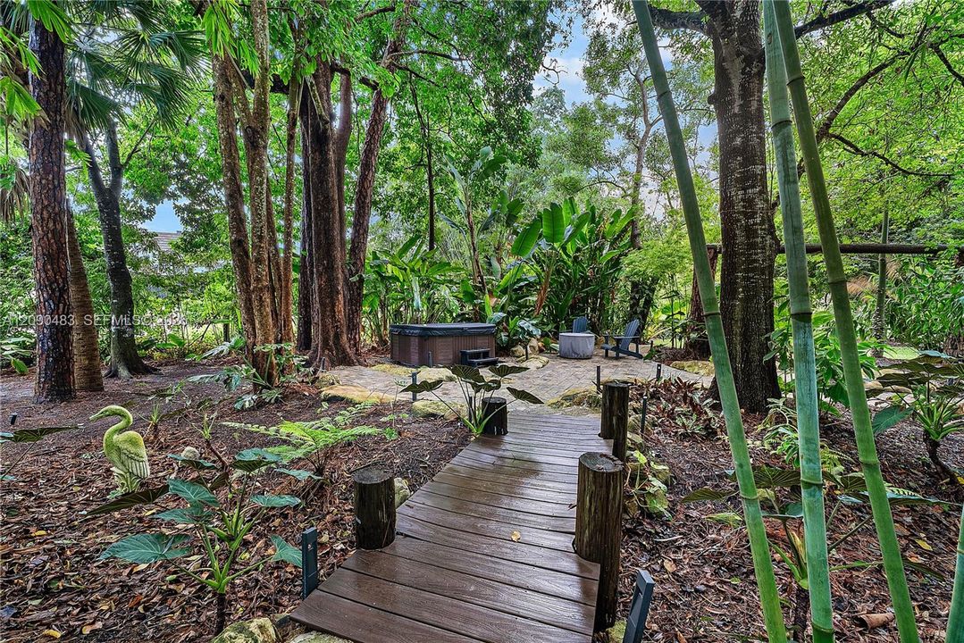 For Rent: $15,000 (4 beds, 3 baths, 3723 Square Feet)