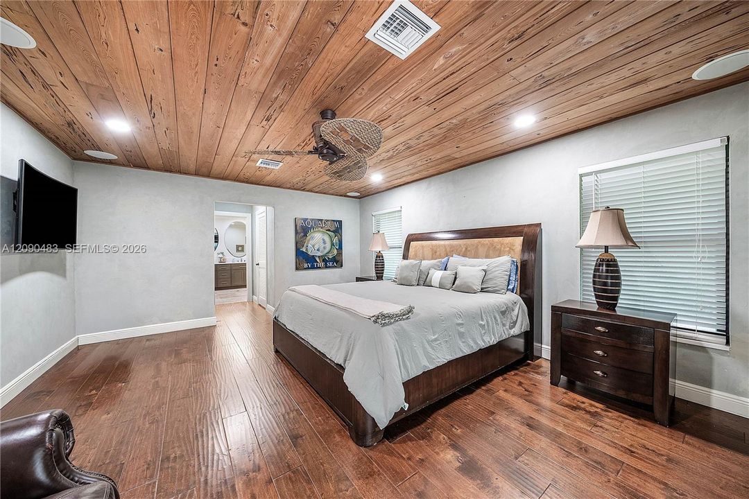 For Rent: $15,000 (4 beds, 3 baths, 3723 Square Feet)
