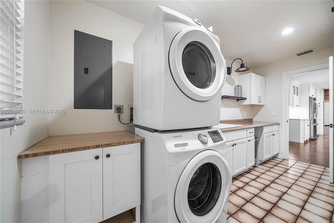 For Rent: $15,000 (4 beds, 3 baths, 3723 Square Feet)