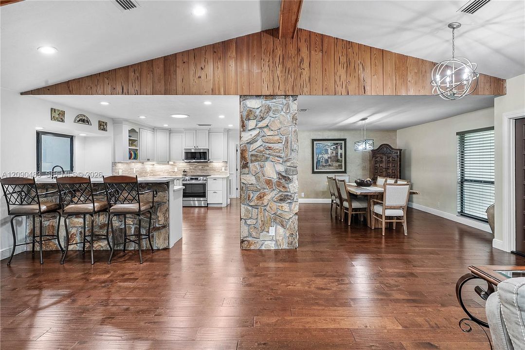 For Rent: $15,000 (4 beds, 3 baths, 3723 Square Feet)