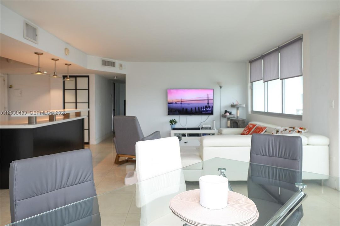 В аренду: $3,500 (2 спален, 2 ванн, 1455 Квадратных фут)