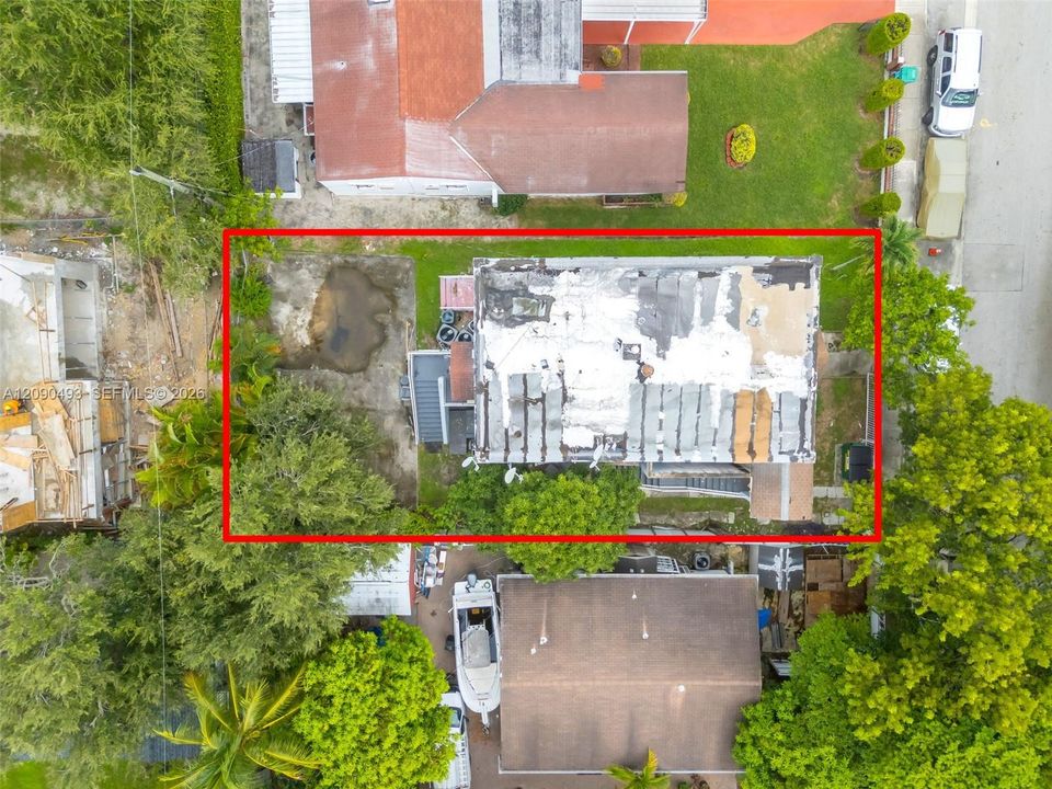 For Rent: $2,000 (2 beds, 1 baths, 3070 Square Feet)