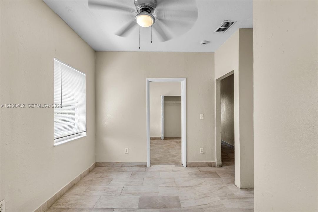 For Rent: $2,000 (2 beds, 1 baths, 3070 Square Feet)