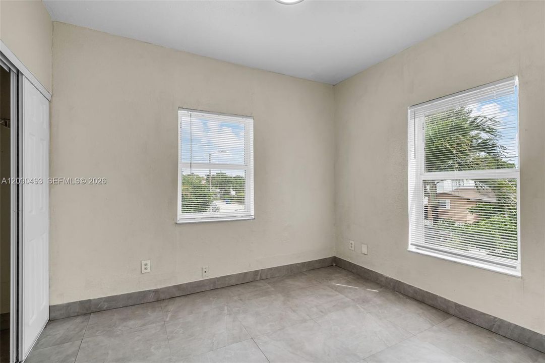 For Rent: $2,000 (2 beds, 1 baths, 3070 Square Feet)