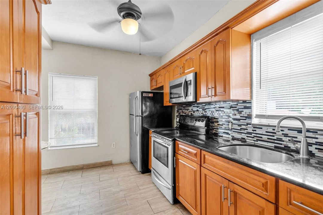For Rent: $2,000 (2 beds, 1 baths, 3070 Square Feet)