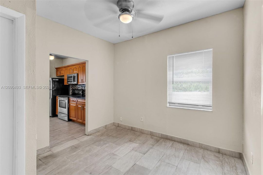 For Rent: $2,000 (2 beds, 1 baths, 3070 Square Feet)