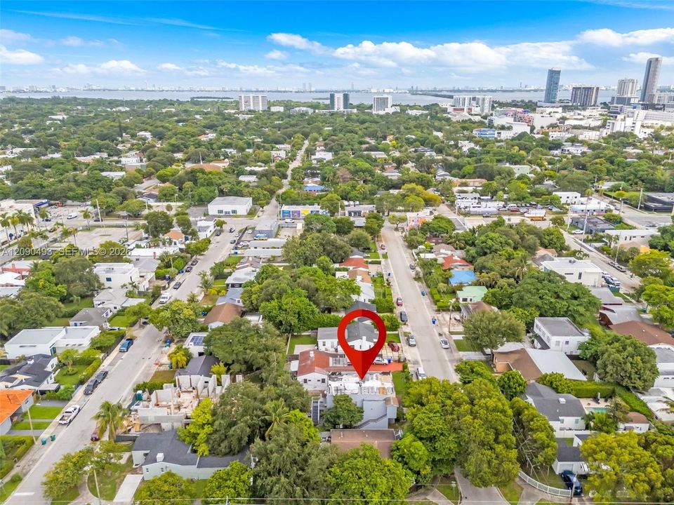For Rent: $2,000 (2 beds, 1 baths, 3070 Square Feet)