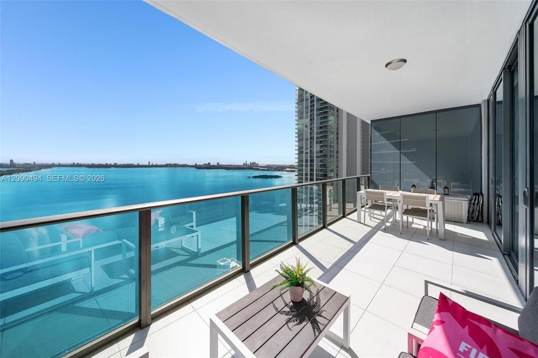 En Venta: $1,065,000 (2 camas, 3 baños, 1186 Pies cuadrados)