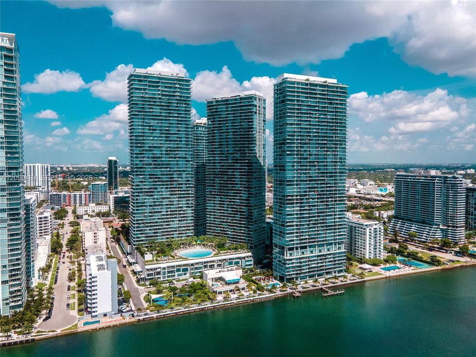 En Venta: $1,065,000 (2 camas, 3 baños, 1186 Pies cuadrados)