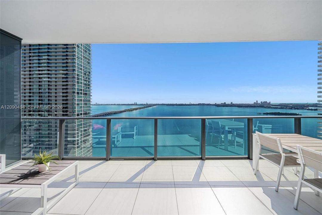 En Venta: $1,065,000 (2 camas, 3 baños, 1186 Pies cuadrados)