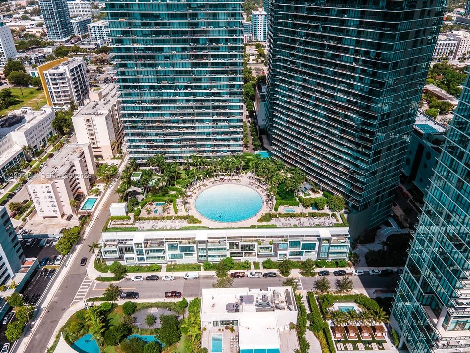 En Venta: $1,065,000 (2 camas, 3 baños, 1186 Pies cuadrados)