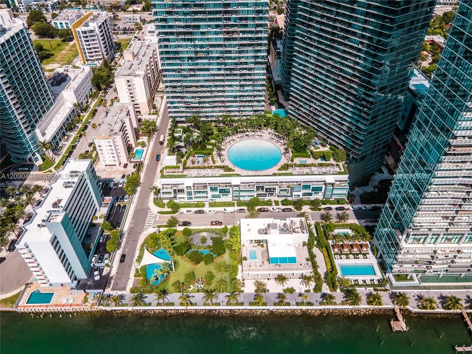 En Venta: $1,065,000 (2 camas, 3 baños, 1186 Pies cuadrados)